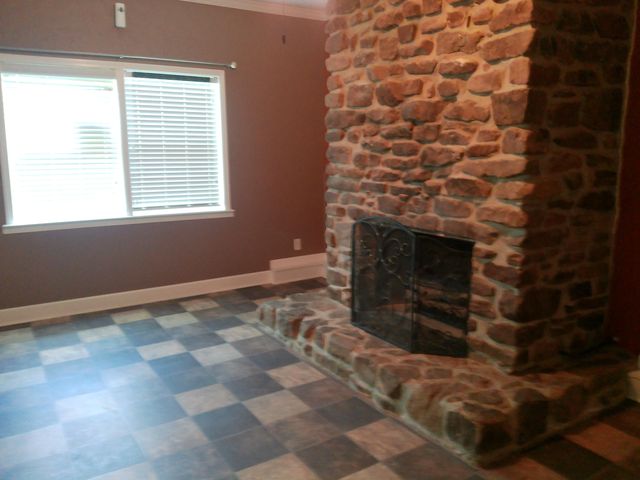 221 Maple Avenue, Calvert City, KY 42029