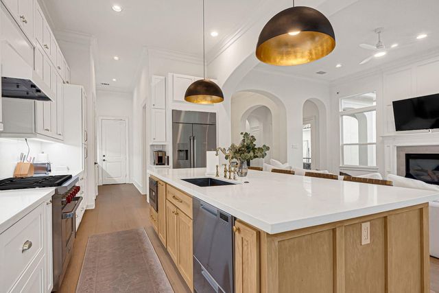 2706 Tudor Manor, Houston, TX 77082