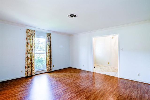 205 Hillcrest Drive, Alvin, TX 77511