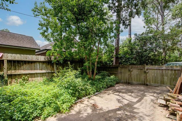 205 Hillcrest Drive, Alvin, TX 77511