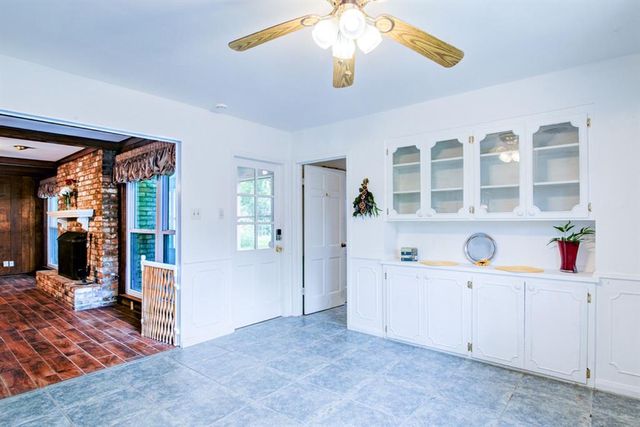 205 Hillcrest Drive, Alvin, TX 77511