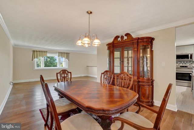 6043 WOODS RD, Stewartstown, PA 17363