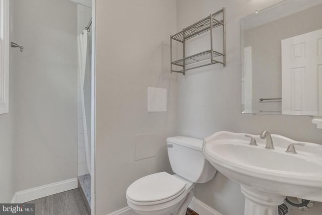 6043 WOODS RD, Stewartstown, PA 17363