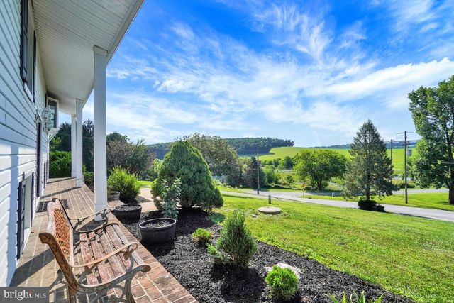 6043 WOODS RD, Stewartstown, PA 17363
