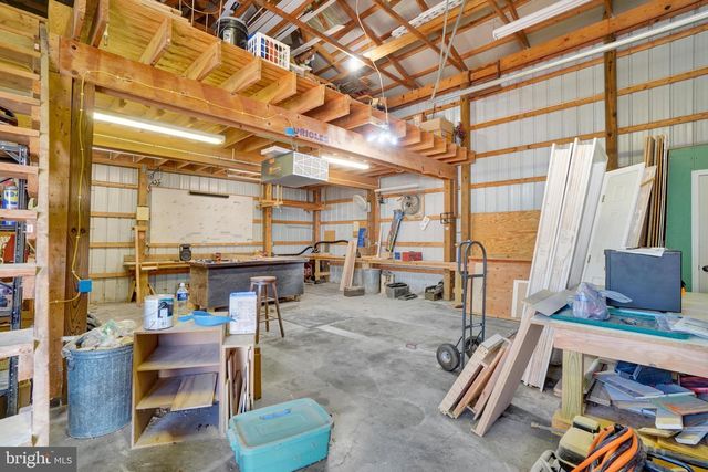 6043 WOODS RD, Stewartstown, PA 17363
