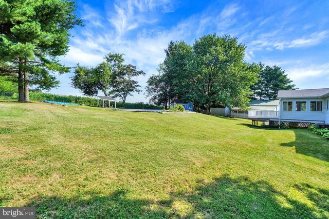 6043 WOODS RD, Stewartstown, PA 17363