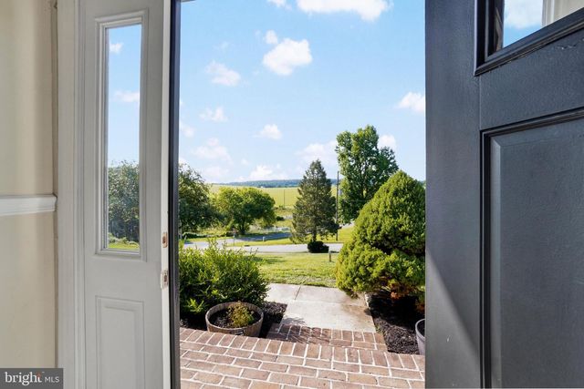 6043 WOODS RD, Stewartstown, PA 17363