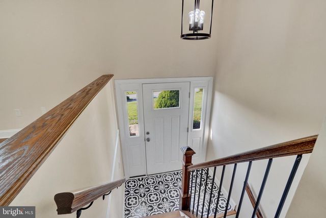 6043 WOODS RD, Stewartstown, PA 17363