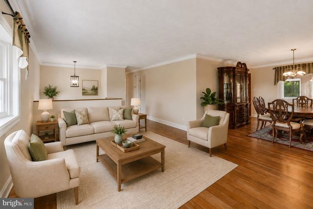 6043 WOODS RD, Stewartstown, PA 17363
