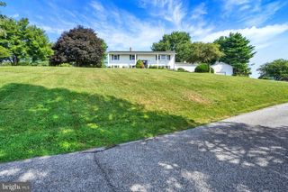 6043 WOODS RD, Stewartstown, PA 17363