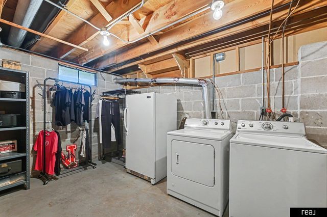 10621 N Street, Omaha, NE 68127