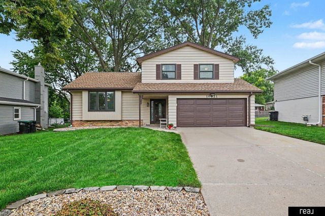 10621 N Street, Omaha, NE 68127