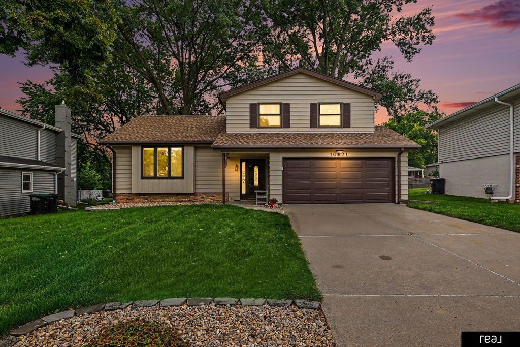 10621 N Street, Omaha, NE 68127