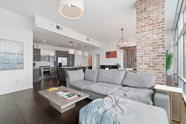 700 12th Ave S Unit 605, Nashville, TN 37203