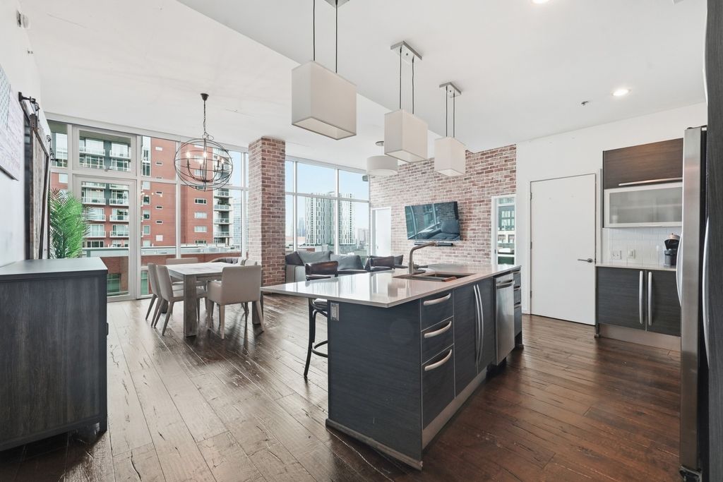 700 12th Ave S Unit 605, Nashville, TN 37203