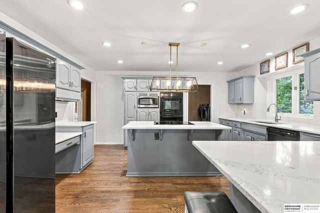 21506 Pinehurst Avenue, Elkhorn, NE 68022