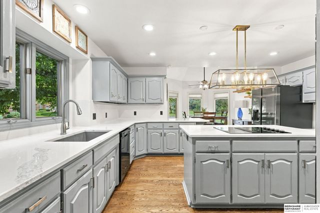 21506 Pinehurst Avenue, Elkhorn, NE 68022