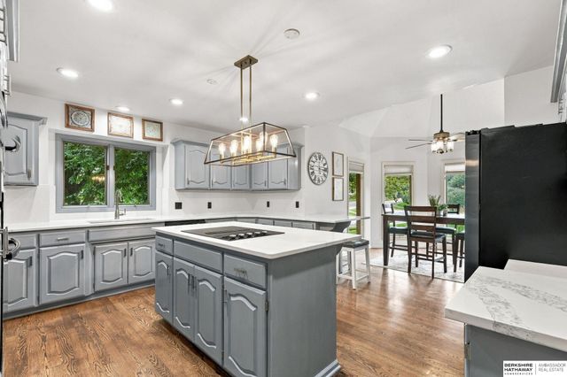 21506 Pinehurst Avenue, Elkhorn, NE 68022