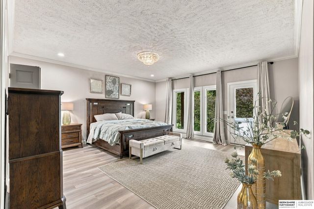 21506 Pinehurst Avenue, Elkhorn, NE 68022