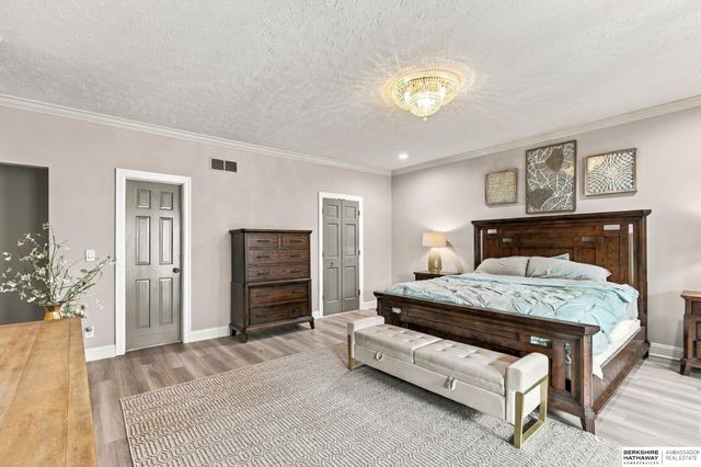 21506 Pinehurst Avenue, Elkhorn, NE 68022