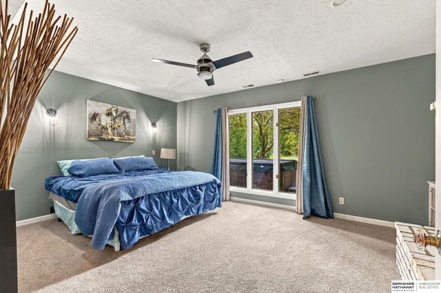 21506 Pinehurst Avenue, Elkhorn, NE 68022