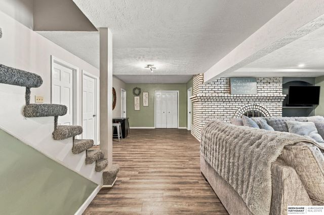 21506 Pinehurst Avenue, Elkhorn, NE 68022