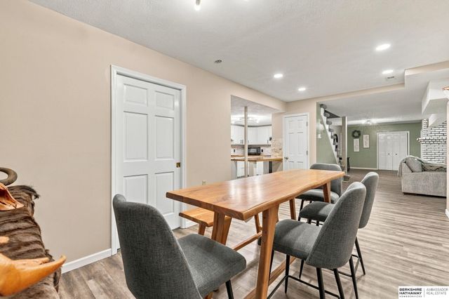 21506 Pinehurst Avenue, Elkhorn, NE 68022