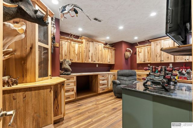 21506 Pinehurst Avenue, Elkhorn, NE 68022