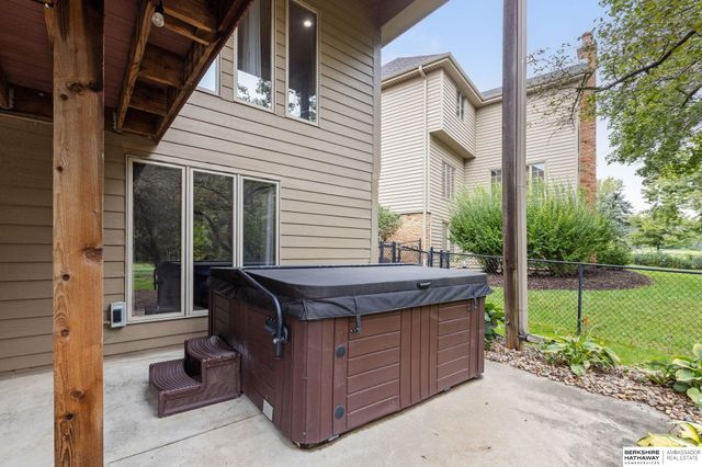 21506 Pinehurst Avenue, Elkhorn, NE 68022