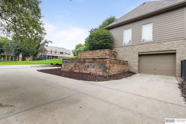 21506 Pinehurst Avenue, Elkhorn, NE 68022