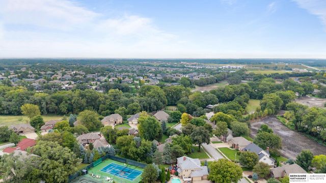 21506 Pinehurst Avenue, Elkhorn, NE 68022