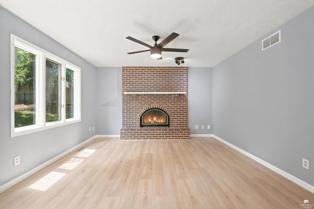 3913 Deandra Ln, Manhattan, KS 66503