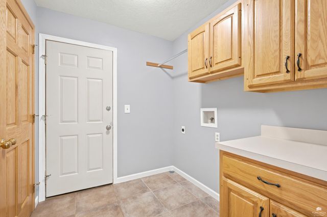 3913 Deandra Ln, Manhattan, KS 66503