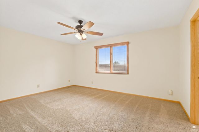 3913 Deandra Ln, Manhattan, KS 66503