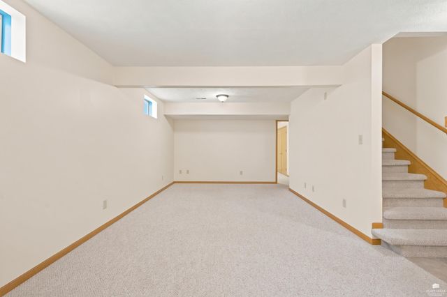 3913 Deandra Ln, Manhattan, KS 66503