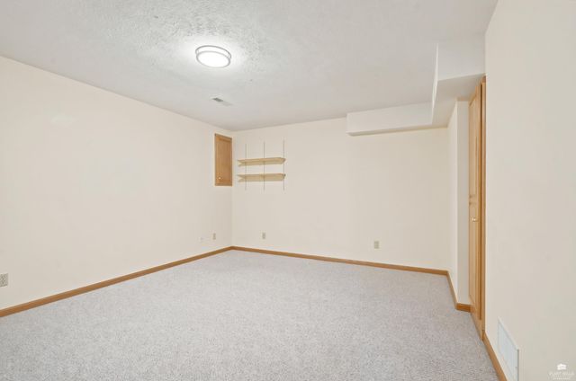 3913 Deandra Ln, Manhattan, KS 66503