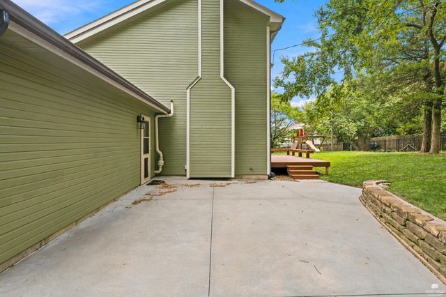 3913 Deandra Ln, Manhattan, KS 66503