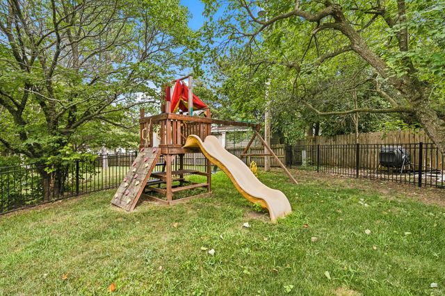 3913 Deandra Ln, Manhattan, KS 66503