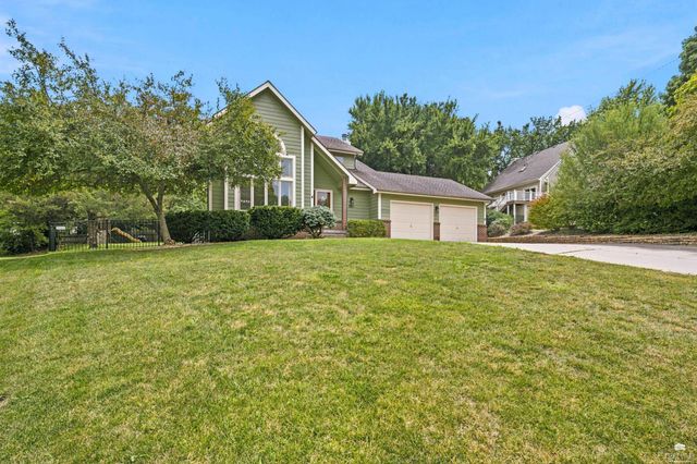 3913 Deandra Ln, Manhattan, KS 66503