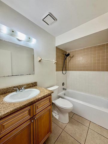 3107 W MARCUM STREET B, Tampa, FL 33611