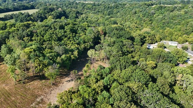 2090 Wild Cherry Dr, Lewisburg, TN 37091