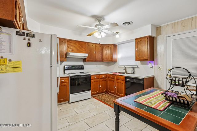 11 B Moccasin Drive, Whiting, NJ 08759