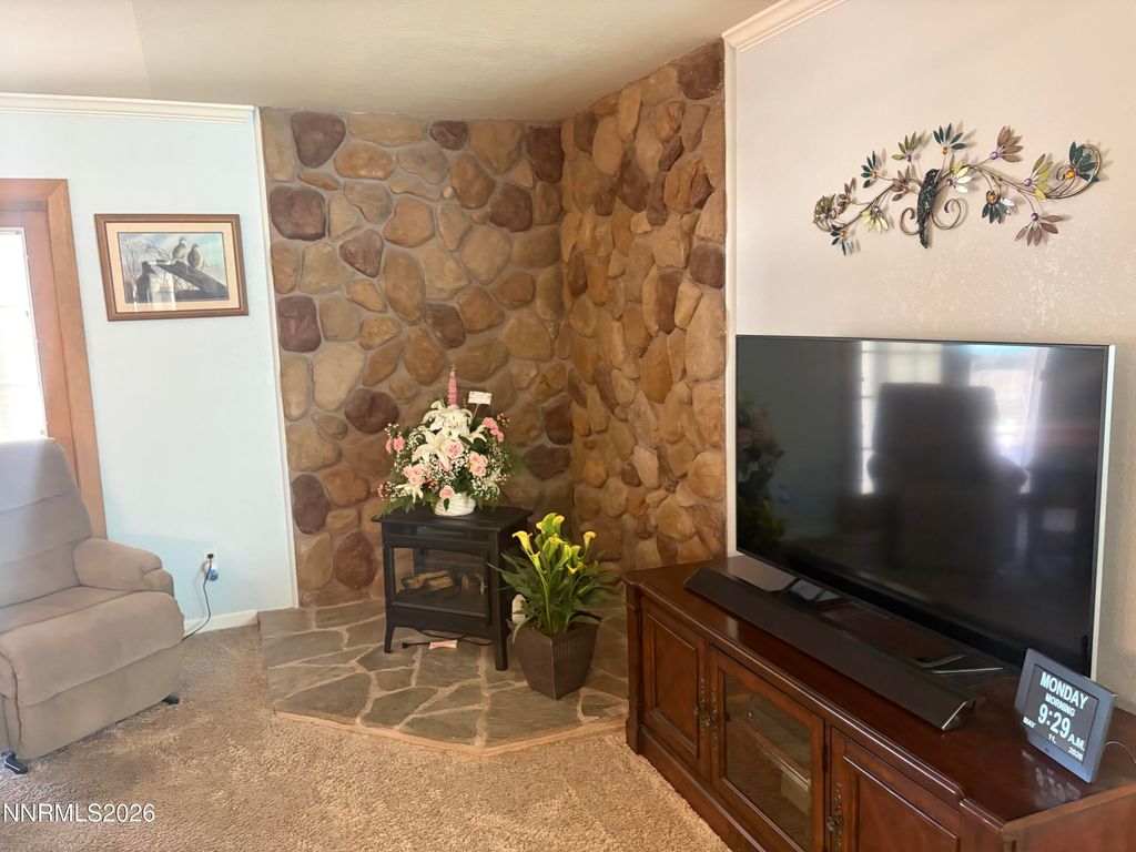 Image 15 of property listing at 650 Concord Circle, Fernley, NV 89408