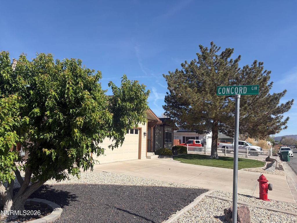 Image 2 of property listing at 650 Concord Circle, Fernley, NV 89408