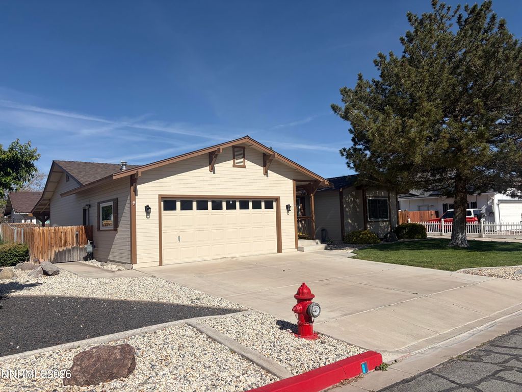 Image 3 of property listing at 650 Concord Circle, Fernley, NV 89408