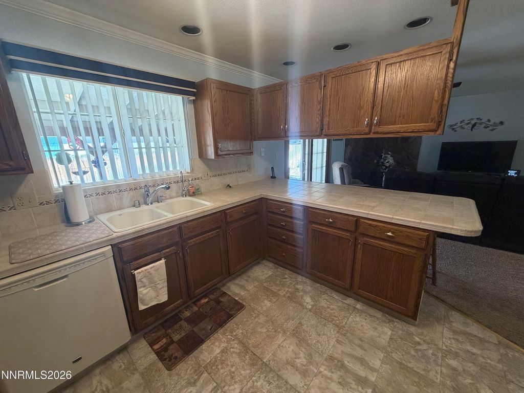 Image 37 of property listing at 650 Concord Circle, Fernley, NV 89408