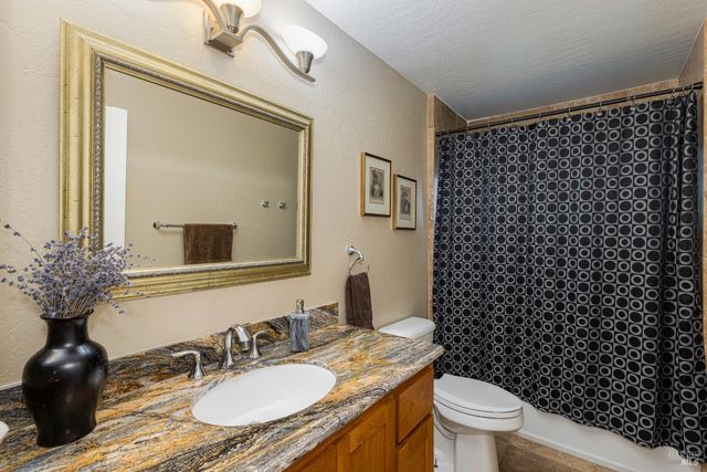 750 Holly Ave, Rohnert Park, CA 94928