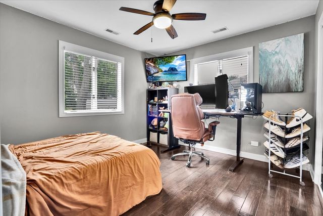 5613 Howard Avenue, La Grange Highlands, IL 60525