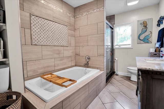 5613 Howard Avenue, La Grange Highlands, IL 60525