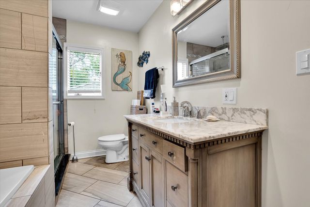 5613 Howard Avenue, La Grange Highlands, IL 60525